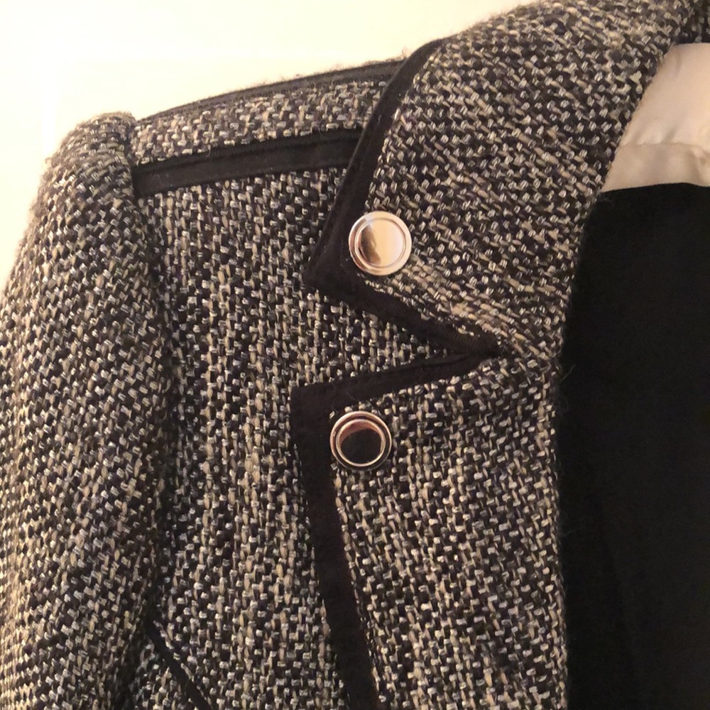 White House Black market WHBM, black white silver tweed jacket size 14 - Picture 3 of 7